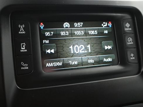 Used 2015 Jeep Cherokee Latitude w/ Comfort/Convenience Group FWD image 16