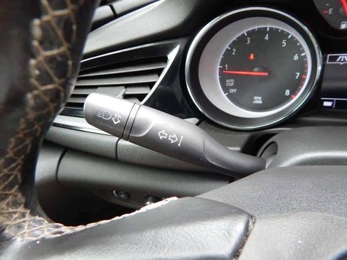 Used 2018 Buick Regal Preferred image 25