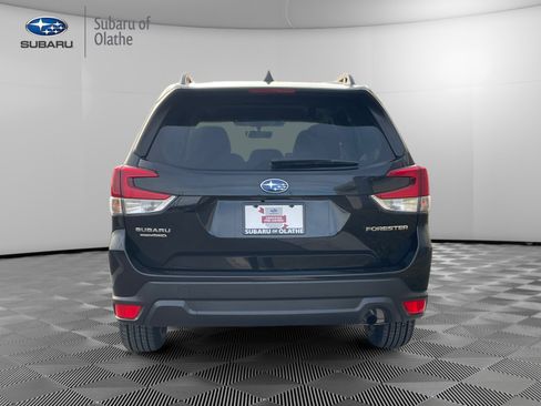 Certified 2023 Subaru Forester Premium image 10