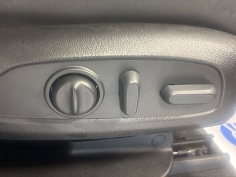 Used 2022 Chevrolet Traverse LT w/ LT Premium Package image 14