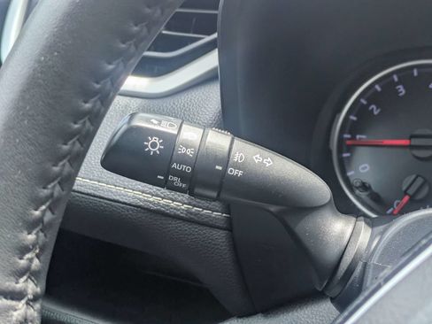 Used 2021 Toyota RAV4 XLE Premium FWD image 28
