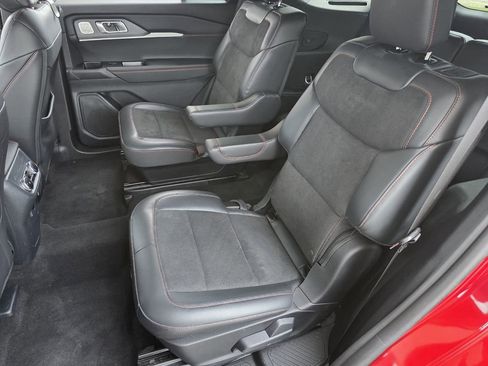 Used 2025 Ford Explorer ST w/ Sun And Sound Package image 33