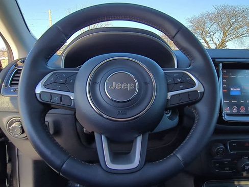 Used 2018 Jeep Compass Limited image 19