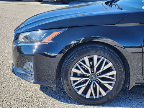 Certified 2024 Nissan Altima 2.5 SV w/ SV Premium Package image 5