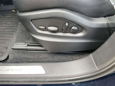 Used 2024 Porsche Cayenne image 29