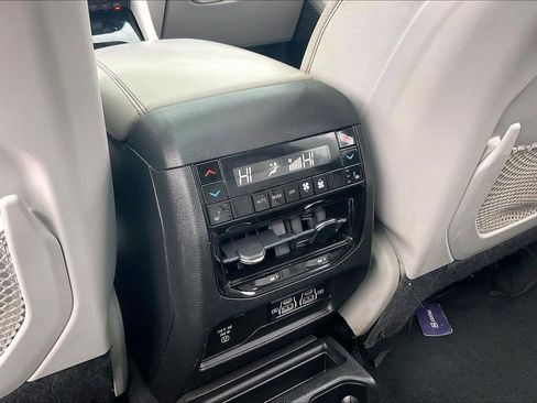 Used 2023 Jeep Grand Cherokee L Overland w/ Advanced Protech Group III image 41