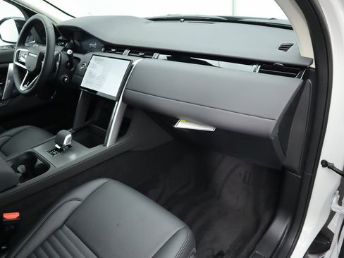 Used 2025 Land Rover Discovery Sport S image 18