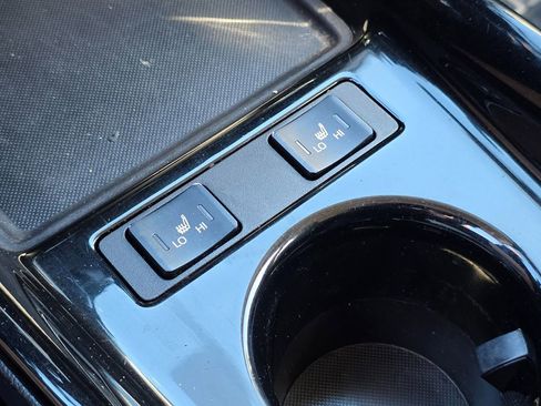 Used 2020 Toyota Prius Prime LE image 33