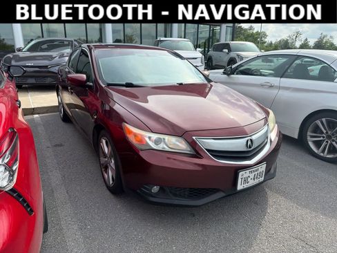 Used 2013 Acura ILX w/ Technology Package FWD image 2