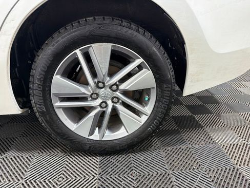 Used 2014 Toyota Corolla LE FWD image 32
