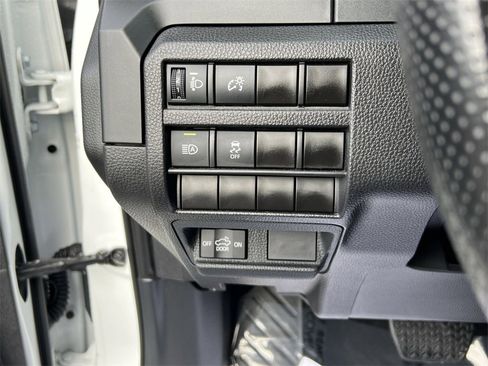 Used 2025 Toyota Tacoma SR image 34