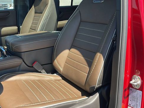 New 2026 GMC Yukon Denali Ultimate AWD/4WD image 13