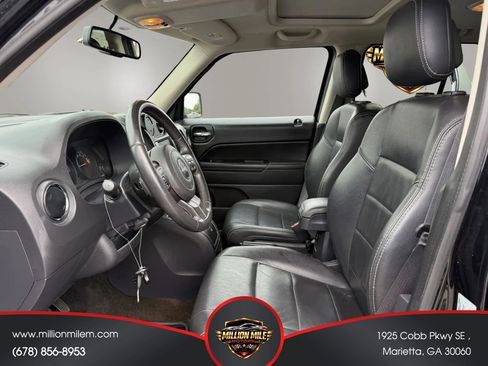 Used 2017 Jeep Patriot High Altitude AWD/4WD image 2