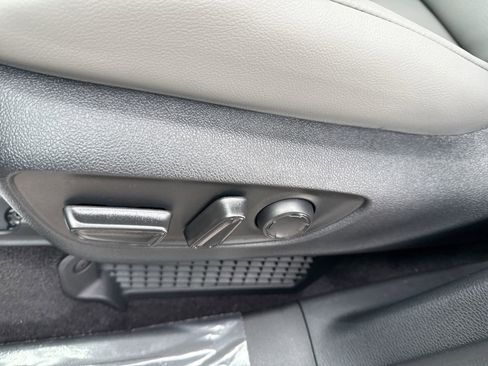 Certified 2025 Toyota Sienna XLE image 14