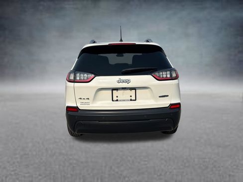 Used 2019 Jeep Cherokee Latitude Plus w/ Cold Weather Group AWD/4WD image 8