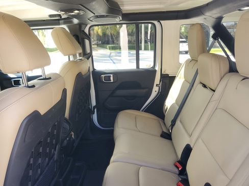 Used 2019 Jeep Wrangler Unlimited Rubicon image 14