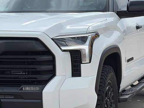 Used 2025 Toyota Tundra SR5 AWD/4WD image 4