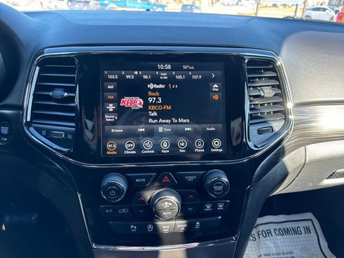 Used 2021 Jeep Grand Cherokee Laredo X image 17