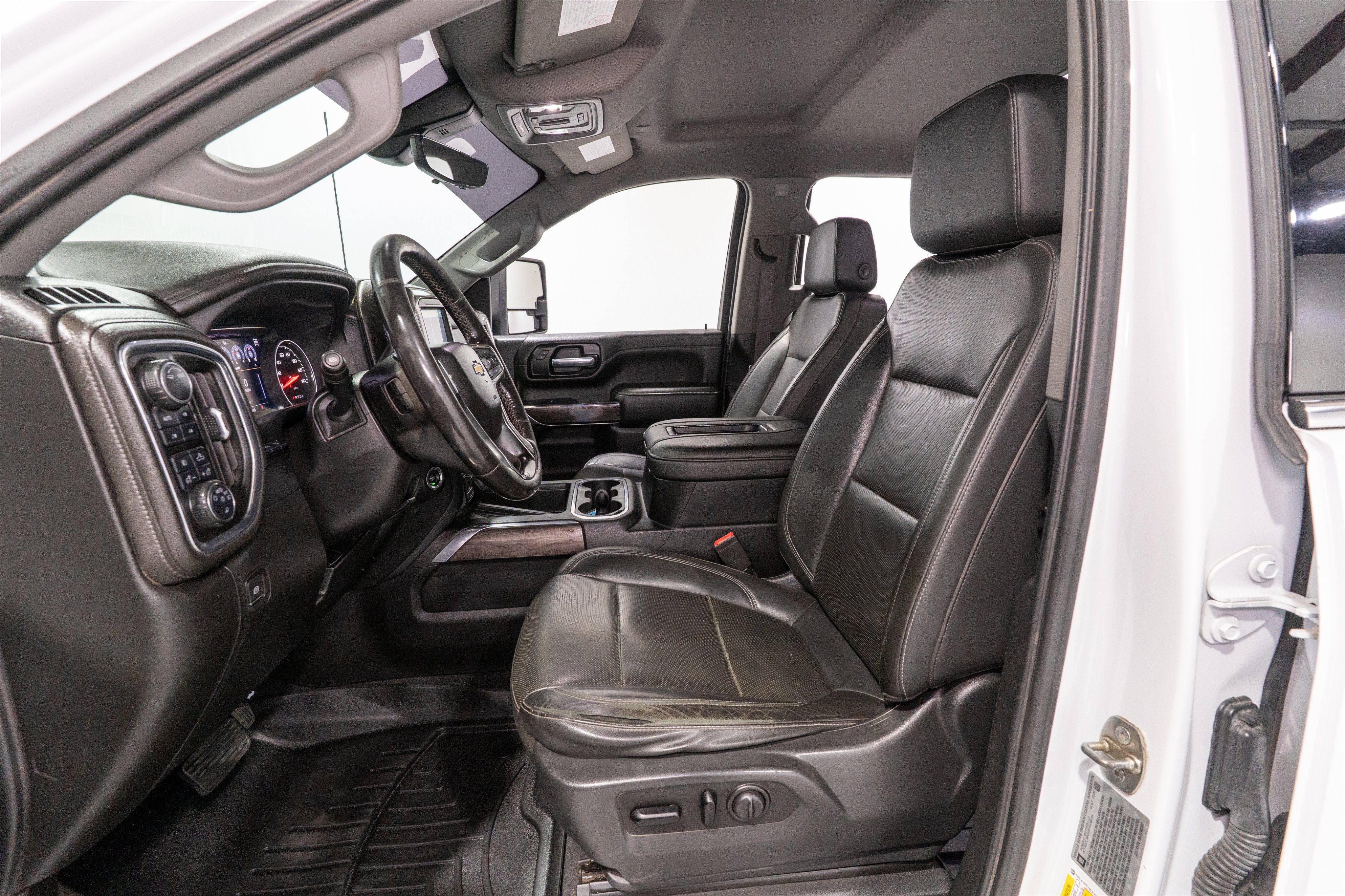 Used 2020 Chevrolet Silverado 2500 LTZ w/ Technology Package AWD/4WD image 17