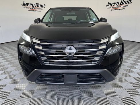Used 2024 Nissan Rogue S FWD image 5