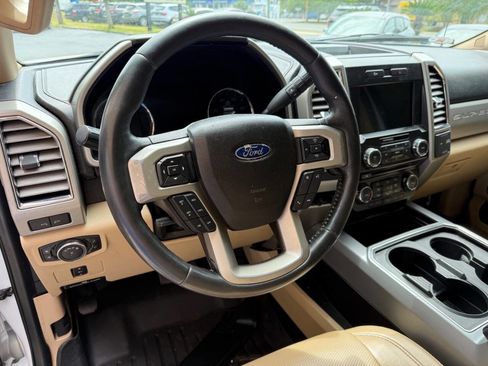 Used 2017 Ford F250 Lariat w/ Lariat Value Package image 7