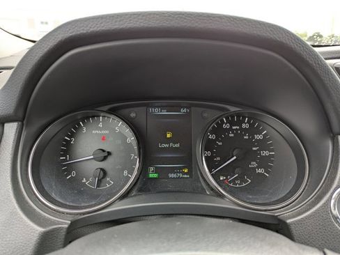 Used 2017 Nissan Rogue SL image 15