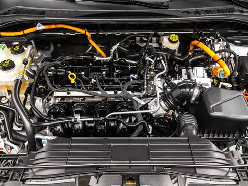 Used 2024 Ford Escape Platinum w/ Premium Technology Package image 43