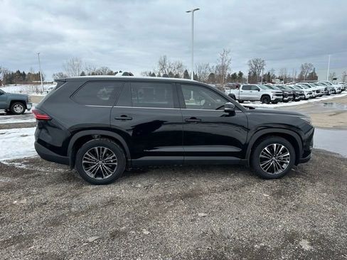 Used 2026 Toyota Grand Highlander Limited image 6