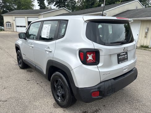 Used 2019 Jeep Renegade Sport w/ UConnect 7.0 Group AWD/4WD image 7