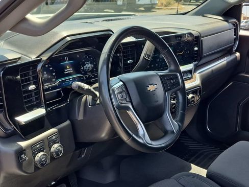 Used 2024 Chevrolet Silverado 1500 LT AWD/4WD image 10