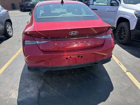 Used 2023 Hyundai Elantra SEL FWD image 3