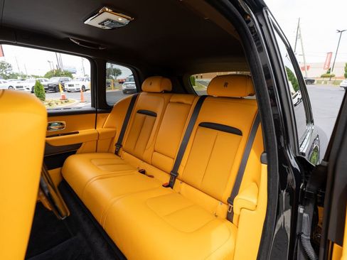 Used 2025 Rolls-Royce Cullinan AWD/4WD image 61