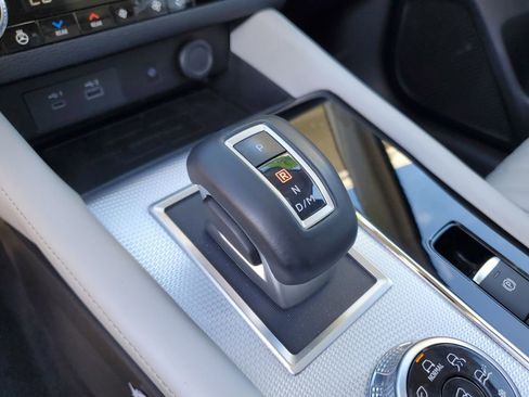 Used 2024 Mitsubishi Outlander SEL image 30