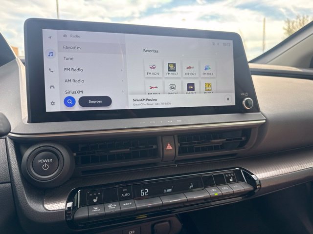 Used 2024 Toyota Prius XLE FWD image 10