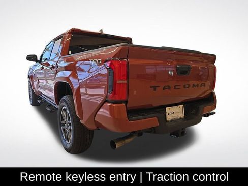 Used 2025 Toyota Tacoma TRD Sport image 3