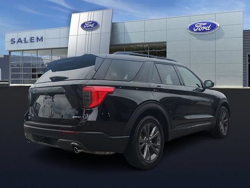 Certified 2023 Ford Explorer XLT w/ Equipment Group 202A AWD/4WD image 3