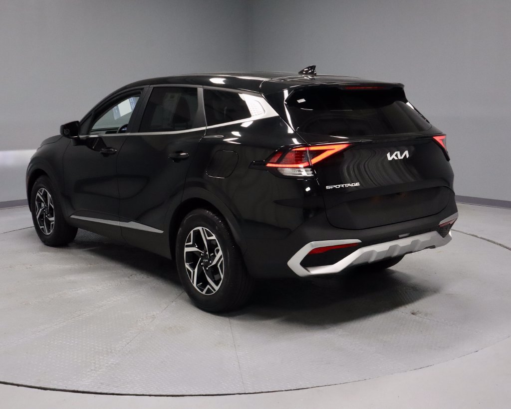 Used 2024 Kia Sportage LX FWD image 8