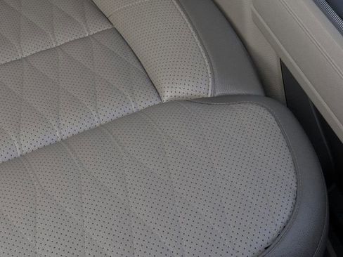 New 2026 Ford F450 Platinum w/ Platinum Plus Package image 10