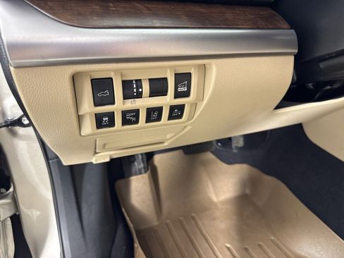 Used 2018 Subaru Outback 2.5i Limited image 16