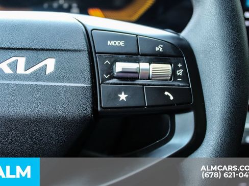 Used 2025 Kia K4 FWD image 25