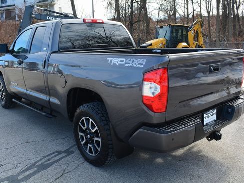 Used 2018 Toyota Tundra SR5 w/ TRD Off Road Package image 7