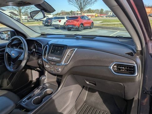 Used 2019 Chevrolet Equinox LT image 18