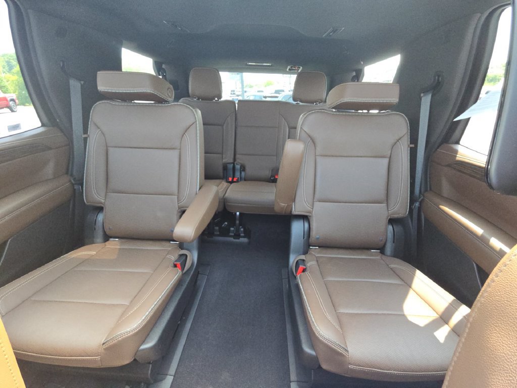 Used 2021 Chevrolet Tahoe High Country w/ Premium Package AWD/4WD image 23