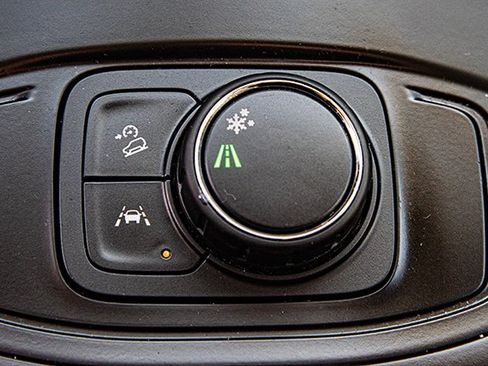 Used 2024 GMC Terrain SLE image 19