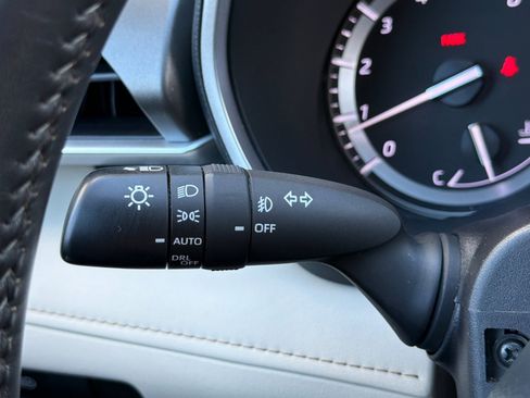 Used 2022 Toyota Highlander XLE image 33