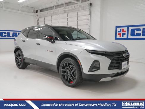 Used 2022 Chevrolet Blazer LT w/ Redline Edition FWD image 3
