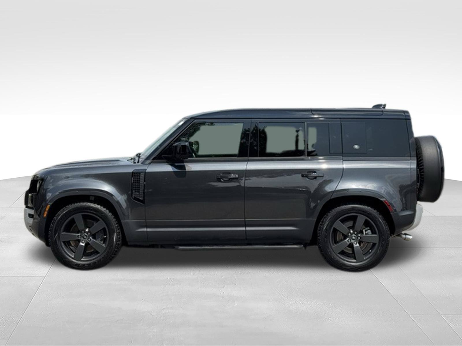 New 2024 Land Rover Defender 110 SE AWD/4WD image 4