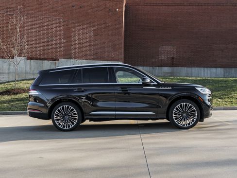 Used 2024 Lincoln Aviator Black Label image 3