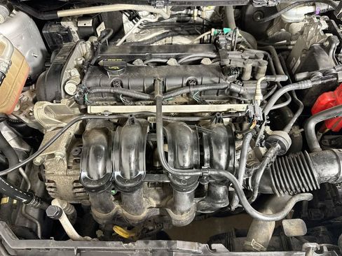 Used 2013 Ford Fiesta SE FWD image 35