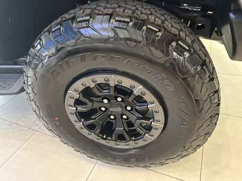 New 2025 Ford Bronco Raptor image 23